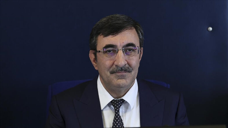 Cumhurbaşkanı Yardımcısı Yılmaz, Özgür Özel'e yumruklu saldırıyı kınadı