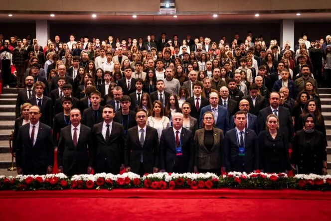 DOKUZ EYLÜL ÜNİVERSİTESİNDE BİLİM ŞÖLENİ TÜBİTAK LİSE PROJELERİ BÖLGE FİNALİ YAPILDI (8)