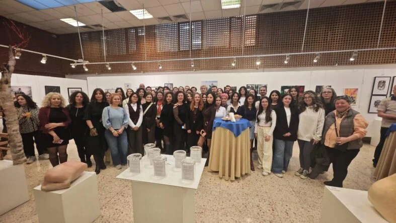 DEÜ'DE GENÇ SANATÇILARIN 'SERÜVEN'İ BAŞLADI (4)