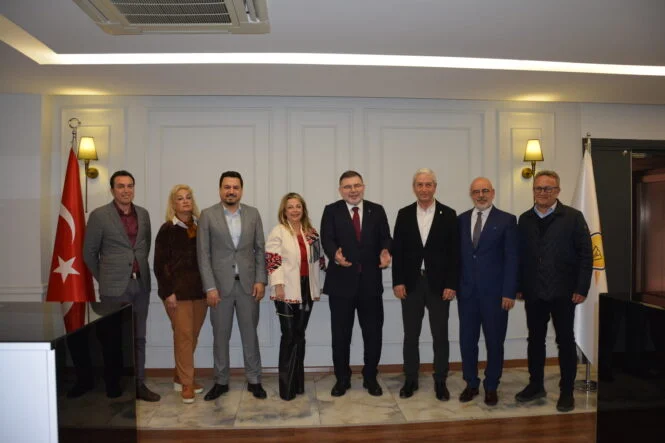 İGC’DEN AK PARTİ İZMİR İL BAŞKANI BİLAL SAYGILI’YA ZİYARET (3) (1) (1)