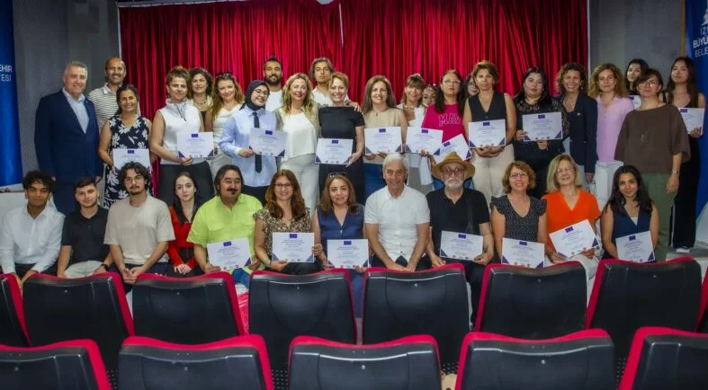 GAZETECİLER SERTİFİKALARINA KAVUŞTU (3)